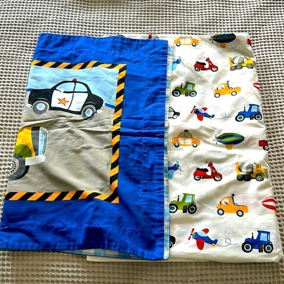 Flat sheet twin size and a standard sham envelope closure Like new condition. - Picture 1 of 4